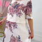 Model floral Rochie rotundă cu gât plisat