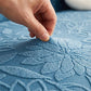 🛋️ REDUCERE DE 50%! 🌸 Husă de canapea antiderapantă din jacquard 3D cu motiv de camelii – Eleganță decorativă, antiderapantă și ușor de întreținut✨
